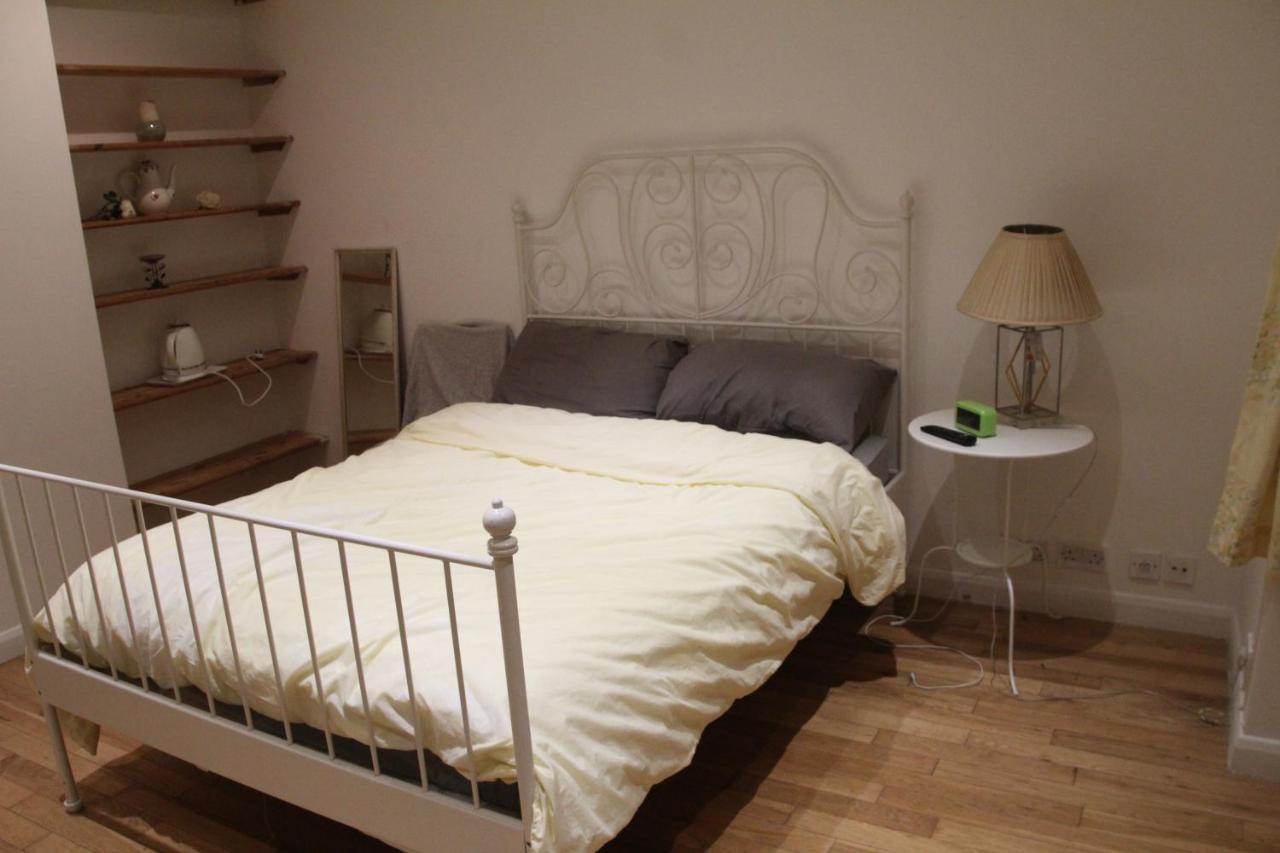 Beautiful Double Bedroomエッジウェア エクステリア 写真