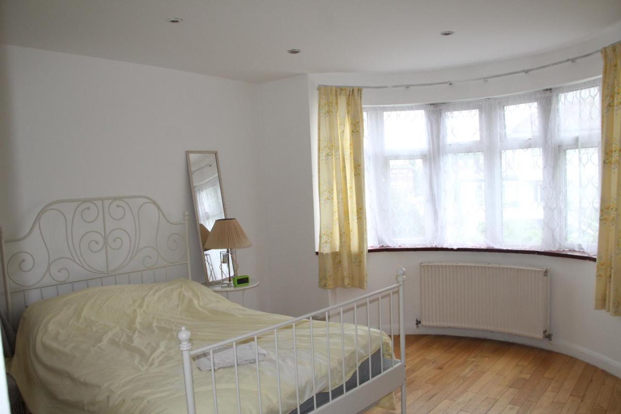 Beautiful Double Bedroomエッジウェア エクステリア 写真