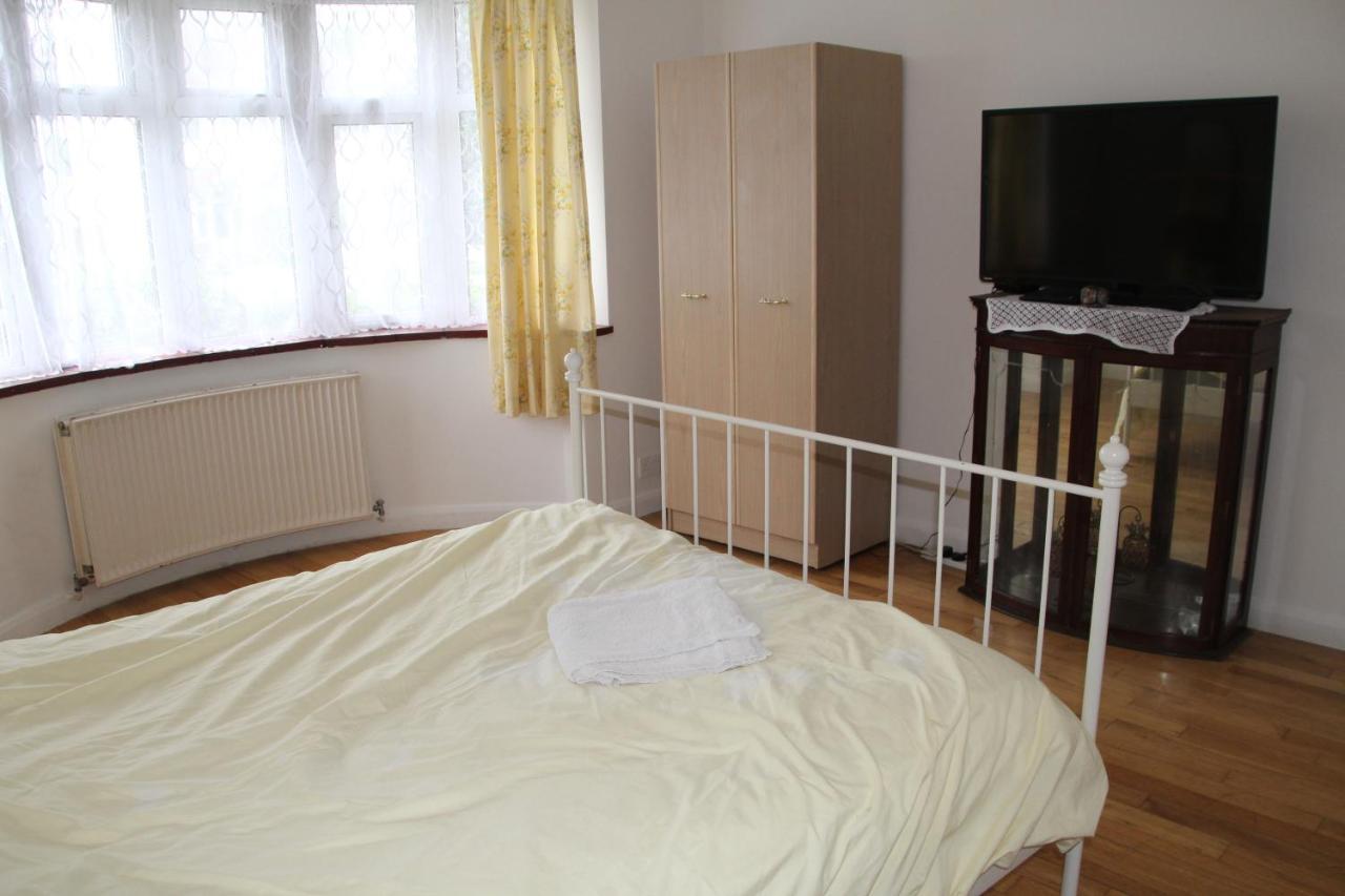 Beautiful Double Bedroomエッジウェア エクステリア 写真