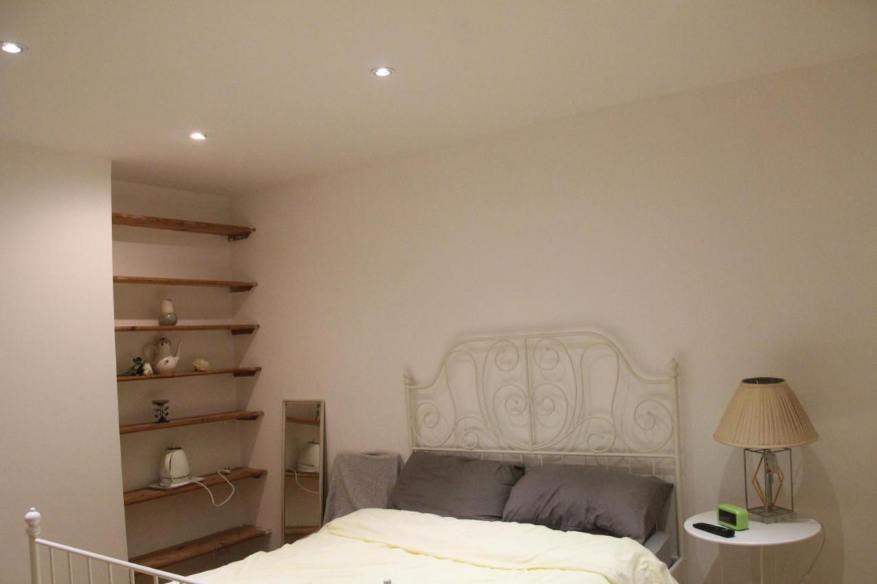 Beautiful Double Bedroomエッジウェア エクステリア 写真